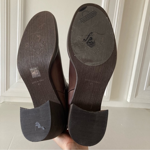 NWOT Free People Essential Brown Leather Chelsea Boots Sz 41 - Picture 6 of 7